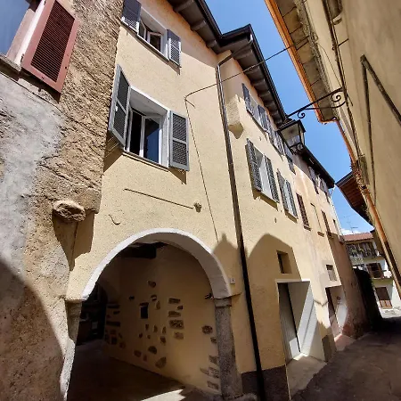 Anju D'Oro & Azzurro - Charming Apartments Lesa Exterior photo