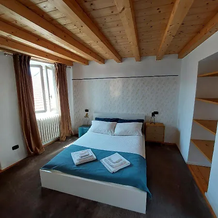 Anju D'Oro & Azzurro - Charming Apartments Lesa Exterior photo